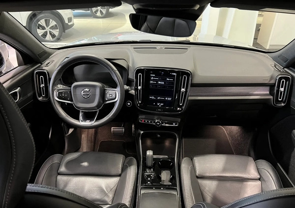 Volvo XC 40 cena 119900 przebieg: 151000, rok produkcji 2019 z Dobrzyń nad Wisłą małe 211
